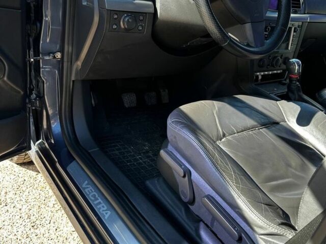 Опель Вектра 2006 в Киеве на Automoto.ua Синий Опель Вектра, объемом двигателя 2.2 л и пробегом 226 тыс. км за 5600 $, фото 3 на Automoto.ua