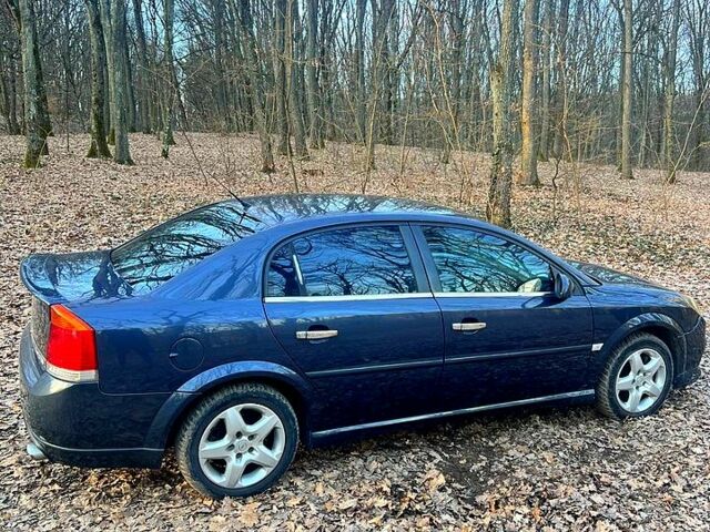 Синий Опель Вектра, объемом двигателя 1.8 л и пробегом 196 тыс. км за 3200 $, фото 9 на Automoto.ua