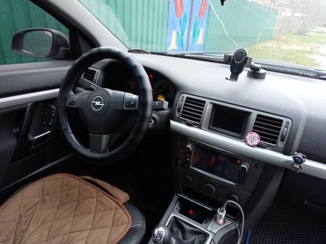 Синий Опель Вектра, объемом двигателя 1.8 л и пробегом 285 тыс. км за 4200 $, фото 7 на Automoto.ua