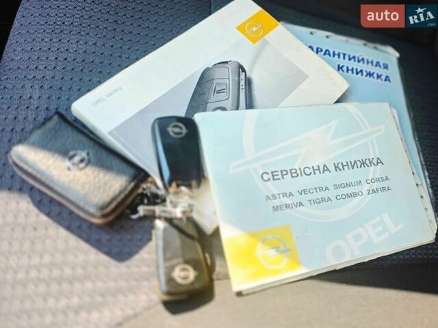 Синий Опель Вектра, объемом двигателя 2.2 л и пробегом 297 тыс. км за 5400 $, фото 86 на Automoto.ua