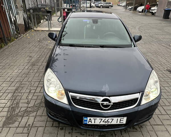 Синий Опель Вектра, объемом двигателя 2.2 л и пробегом 245 тыс. км за 5100 $, фото 1 на Automoto.ua