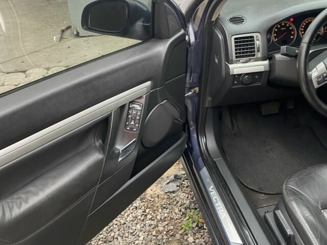 Синий Опель Вектра, объемом двигателя 2.2 л и пробегом 193 тыс. км за 4500 $, фото 10 на Automoto.ua