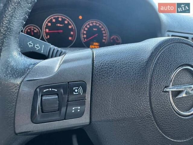 Синій Опель Вектра, об'ємом двигуна 2.2 л та пробігом 229 тис. км за 5290 $, фото 17 на Automoto.ua