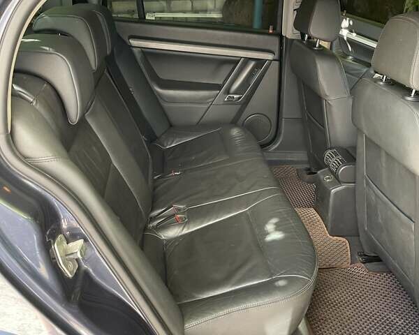 Синий Опель Вектра, объемом двигателя 2.2 л и пробегом 218 тыс. км за 5800 $, фото 4 на Automoto.ua