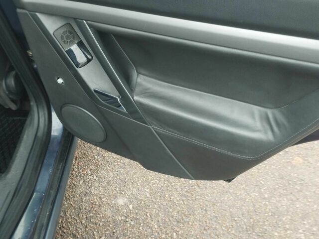 Синій Опель Вектра, об'ємом двигуна 1.8 л та пробігом 325 тис. км за 3900 $, фото 5 на Automoto.ua