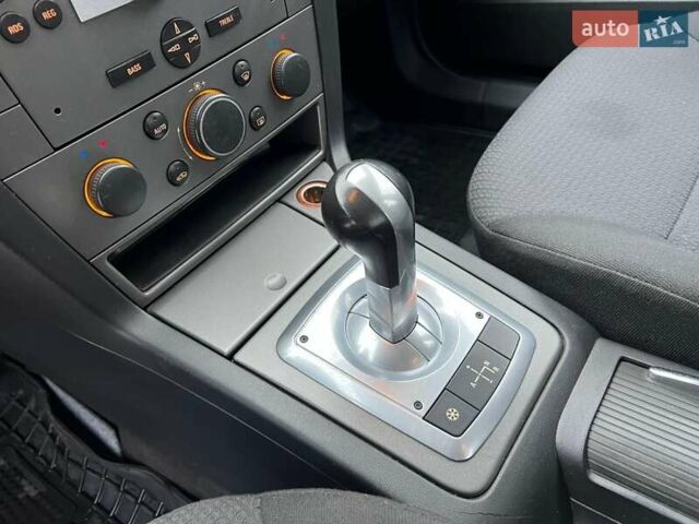 Синій Опель Вектра, об'ємом двигуна 1.8 л та пробігом 270 тис. км за 5200 $, фото 13 на Automoto.ua