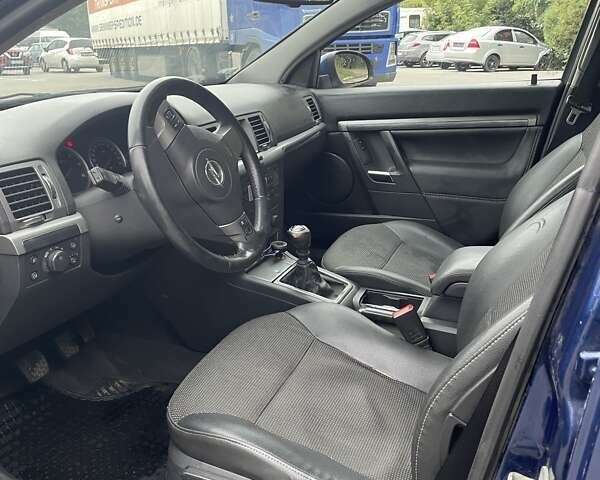 Синий Опель Вектра, объемом двигателя 1.9 л и пробегом 359 тыс. км за 4600 $, фото 8 на Automoto.ua