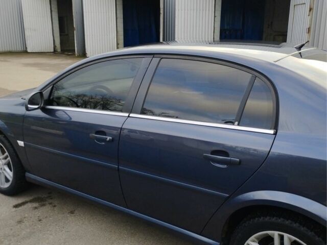 Синий Опель Вектра, объемом двигателя 1.8 л и пробегом 325 тыс. км за 3900 $, фото 14 на Automoto.ua