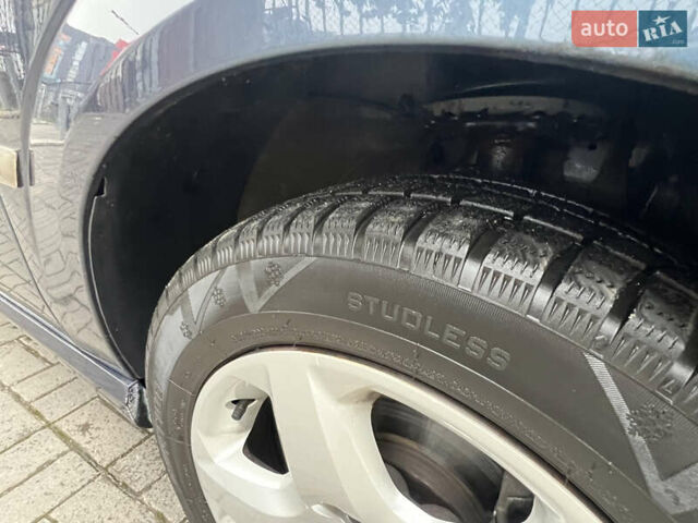 Синий Опель Вектра, объемом двигателя 2.2 л и пробегом 245 тыс. км за 5100 $, фото 4 на Automoto.ua