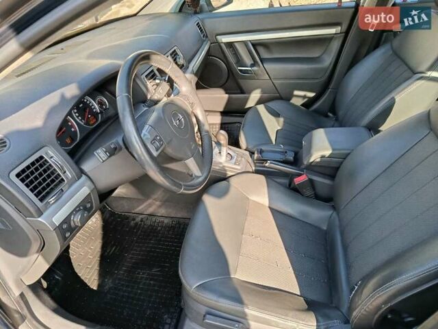 Синий Опель Вектра, объемом двигателя 1.8 л и пробегом 247 тыс. км за 3999 $, фото 7 на Automoto.ua