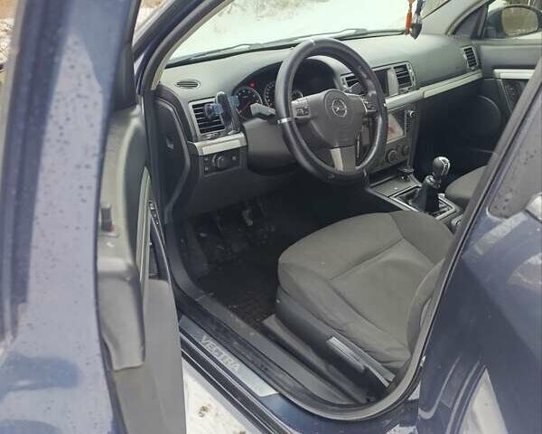 Синій Опель Вектра, об'ємом двигуна 2.2 л та пробігом 270 тис. км за 5000 $, фото 5 на Automoto.ua