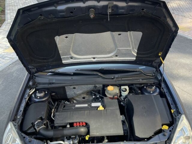 Синий Опель Вектра, объемом двигателя 2.2 л и пробегом 205 тыс. км за 4550 $, фото 5 на Automoto.ua