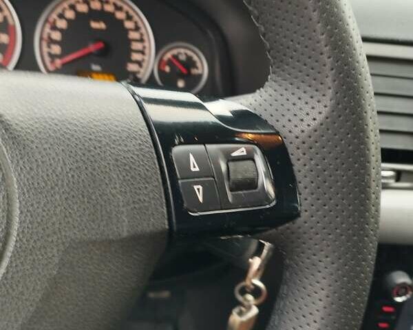 Синій Опель Вектра, об'ємом двигуна 1.8 л та пробігом 325 тис. км за 3999 $, фото 5 на Automoto.ua