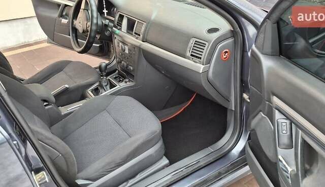 Синій Опель Вектра, об'ємом двигуна 1.9 л та пробігом 201 тис. км за 3299 $, фото 9 на Automoto.ua