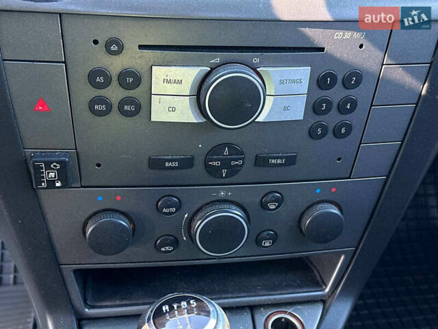 Синий Опель Вектра, объемом двигателя 1.8 л и пробегом 306 тыс. км за 5190 $, фото 16 на Automoto.ua