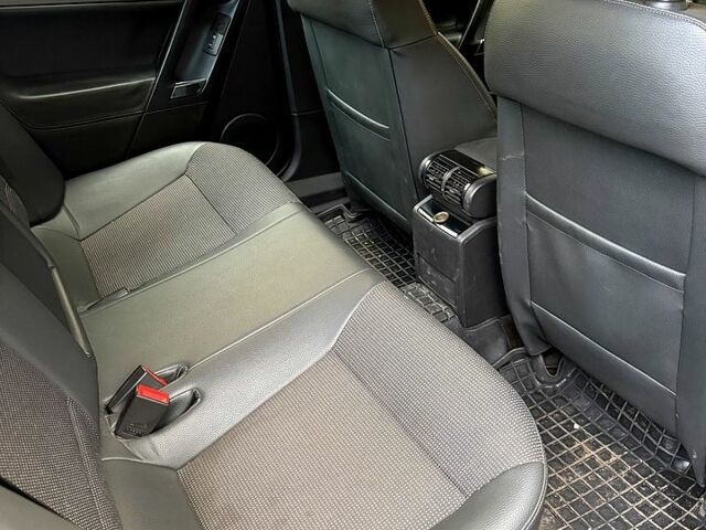 Синий Опель Вектра, объемом двигателя 2 л и пробегом 227 тыс. км за 4600 $, фото 2 на Automoto.ua