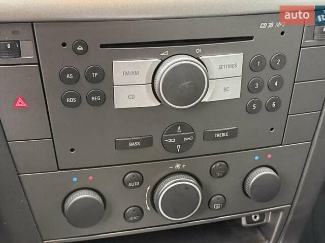 Синій Опель Вектра, об'ємом двигуна 2.2 л та пробігом 110 тис. км за 6500 $, фото 30 на Automoto.ua