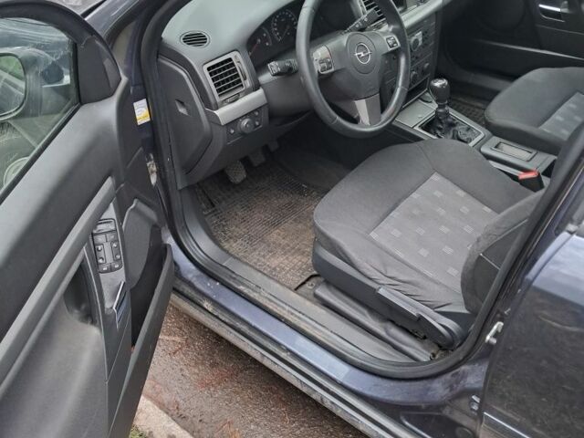 Синій Опель Вектра, об'ємом двигуна 0 л та пробігом 360 тис. км за 2450 $, фото 5 на Automoto.ua