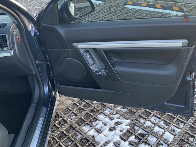 Синий Опель Вектра, объемом двигателя 2.2 л и пробегом 250 тыс. км за 6000 $, фото 10 на Automoto.ua