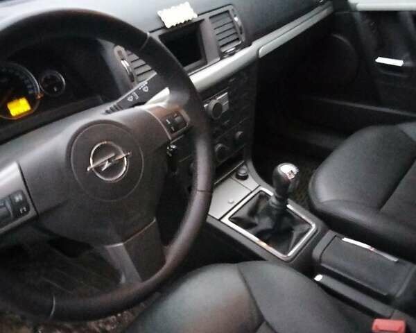 Синій Опель Вектра, об'ємом двигуна 2.2 л та пробігом 47 тис. км за 10000 $, фото 1 на Automoto.ua