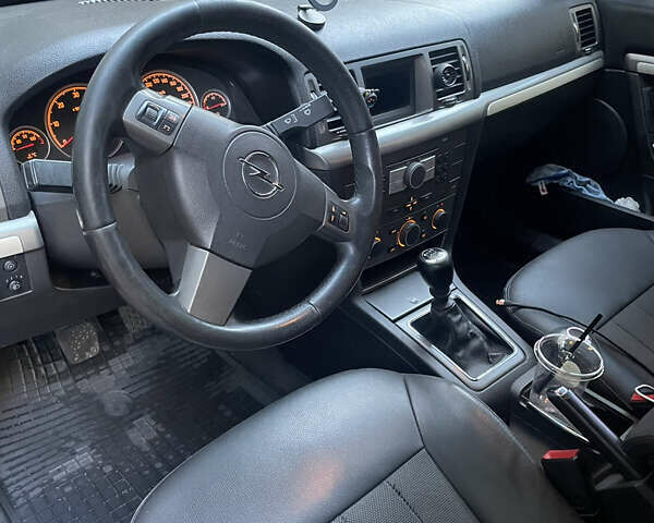 Опель Вектра 2008 в Першотравенске на Automoto.ua Синий Опель Вектра, объемом двигателя 3 л и пробегом 225 тыс. км за 5099 $, фото 14 на Automoto.ua