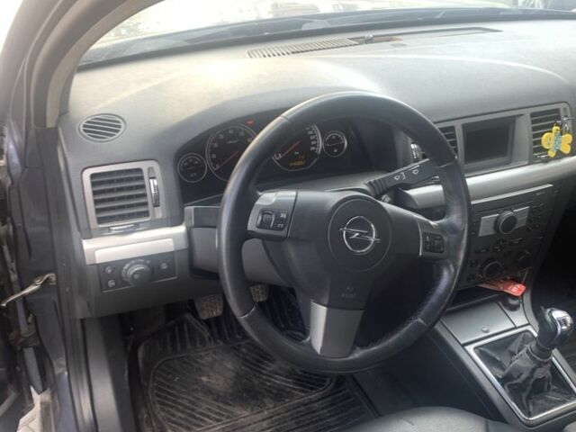 Синий Опель Вектра, объемом двигателя 2.2 л и пробегом 380 тыс. км за 2500 $, фото 4 на Automoto.ua