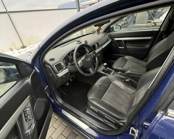 Синий Опель Вектра, объемом двигателя 1.91 л и пробегом 295 тыс. км за 4200 $, фото 5 на Automoto.ua