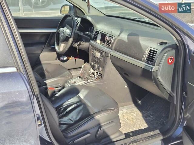 Синий Опель Вектра, объемом двигателя 2.2 л и пробегом 332 тыс. км за 6200 $, фото 15 на Automoto.ua