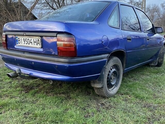 Синий Опель Вектра, объемом двигателя 1.6 л и пробегом 350 тыс. км за 1400 $, фото 5 на Automoto.ua