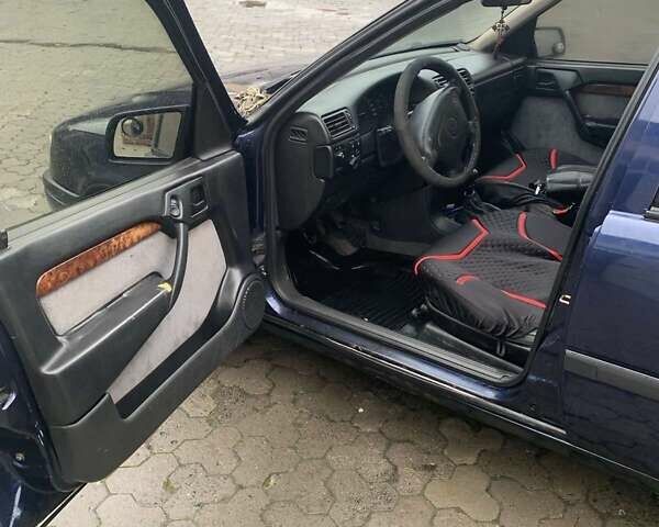 Синій Опель Вектра, об'ємом двигуна 2 л та пробігом 336 тис. км за 1100 $, фото 2 на Automoto.ua