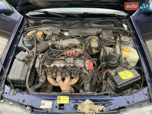 Синій Опель Вектра, об'ємом двигуна 2 л та пробігом 336 тис. км за 1100 $, фото 3 на Automoto.ua