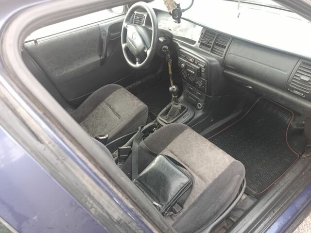 Синій Опель Вектра, об'ємом двигуна 2 л та пробігом 40 тис. км за 600 $, фото 5 на Automoto.ua