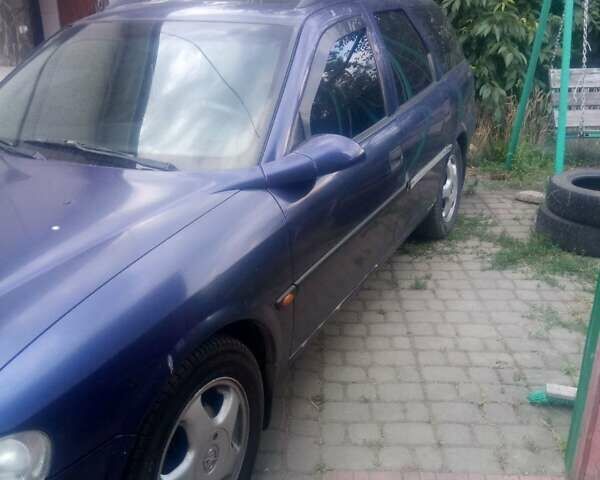 Синий Опель Вектра, объемом двигателя 1.6 л и пробегом 310 тыс. км за 2850 $, фото 1 на Automoto.ua