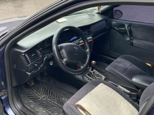 Синий Опель Вектра, объемом двигателя 2 л и пробегом 280 тыс. км за 1500 $, фото 2 на Automoto.ua