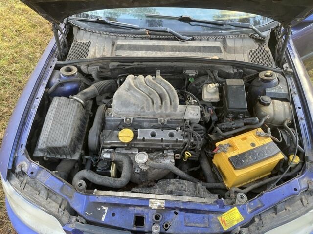 Синий Опель Вектра, объемом двигателя 1.8 л и пробегом 300 тыс. км за 1100 $, фото 10 на Automoto.ua