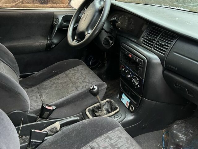 Синий Опель Вектра, объемом двигателя 1.6 л и пробегом 200 тыс. км за 700 $, фото 2 на Automoto.ua