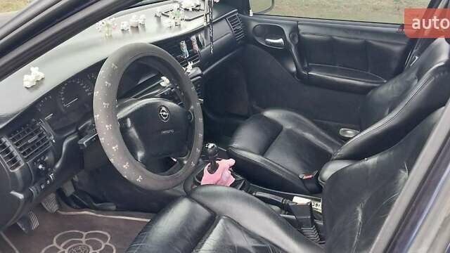 Синий Опель Вектра, объемом двигателя 2 л и пробегом 320 тыс. км за 2500 $, фото 6 на Automoto.ua