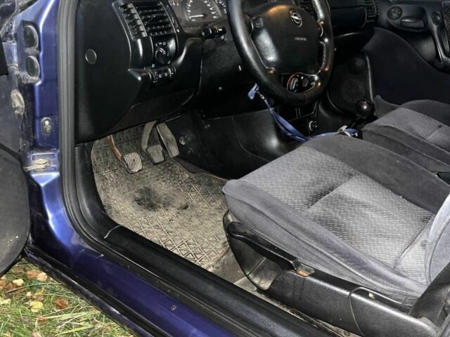 Синий Опель Вектра, объемом двигателя 1.6 л и пробегом 330 тыс. км за 1500 $, фото 2 на Automoto.ua