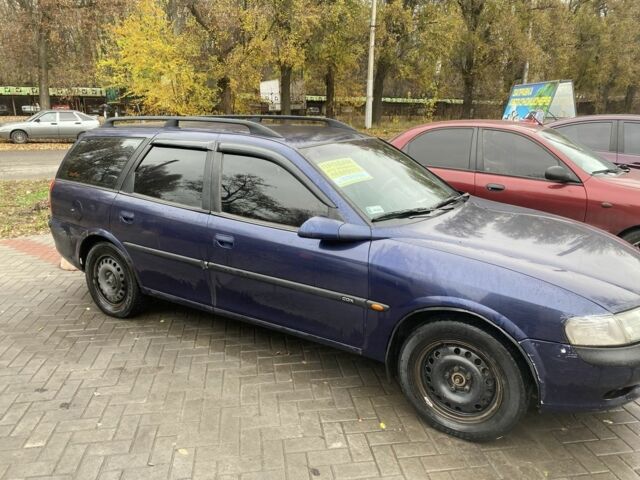 Синий Опель Вектра, объемом двигателя 2 л и пробегом 280 тыс. км за 1500 $, фото 1 на Automoto.ua