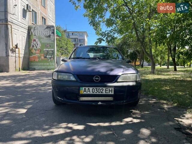 Синий Опель Вектра, объемом двигателя 2 л и пробегом 350 тыс. км за 2200 $, фото 13 на Automoto.ua