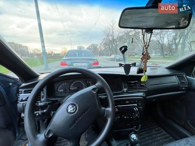 Синій Опель Вектра, об'ємом двигуна 1.6 л та пробігом 272 тис. км за 2700 $, фото 3 на Automoto.ua