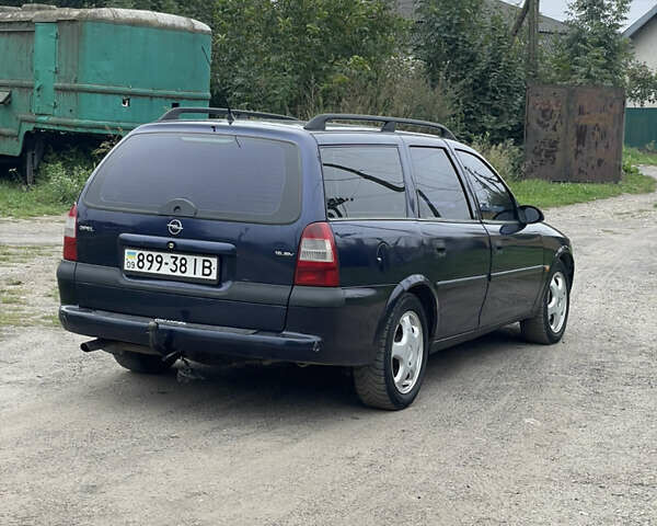 Синий Опель Вектра, объемом двигателя 0 л и пробегом 400 тыс. км за 1900 $, фото 3 на Automoto.ua