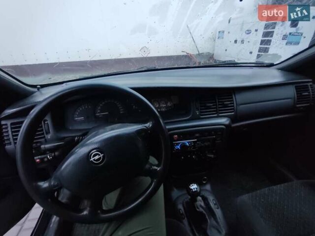 Синий Опель Вектра, объемом двигателя 1.6 л и пробегом 333 тыс. км за 1850 $, фото 8 на Automoto.ua