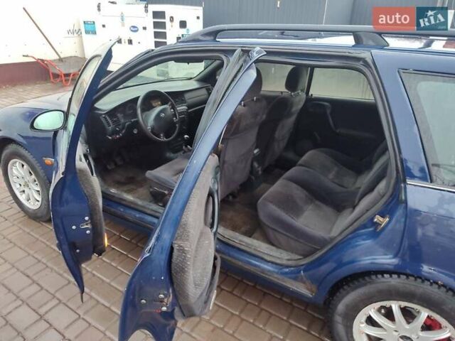 Синий Опель Вектра, объемом двигателя 1.6 л и пробегом 333 тыс. км за 1850 $, фото 1 на Automoto.ua