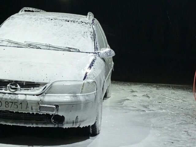 Синій Опель Вектра, об'ємом двигуна 1.8 л та пробігом 290 тис. км за 1155 $, фото 1 на Automoto.ua