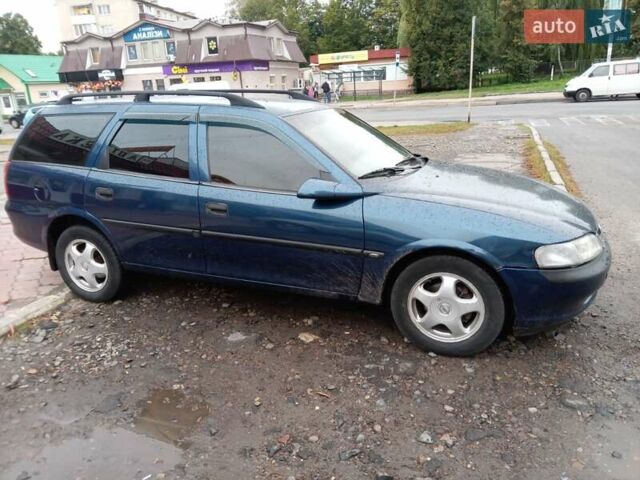 Синий Опель Вектра, объемом двигателя 1.6 л и пробегом 530 тыс. км за 3000 $, фото 3 на Automoto.ua