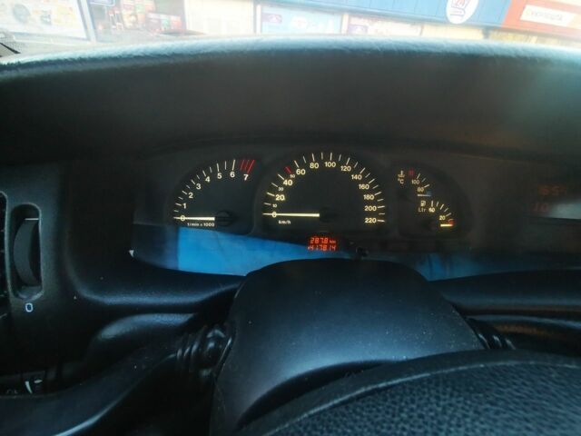 Синій Опель Вектра, об'ємом двигуна 1.8 л та пробігом 410 тис. км за 2600 $, фото 5 на Automoto.ua