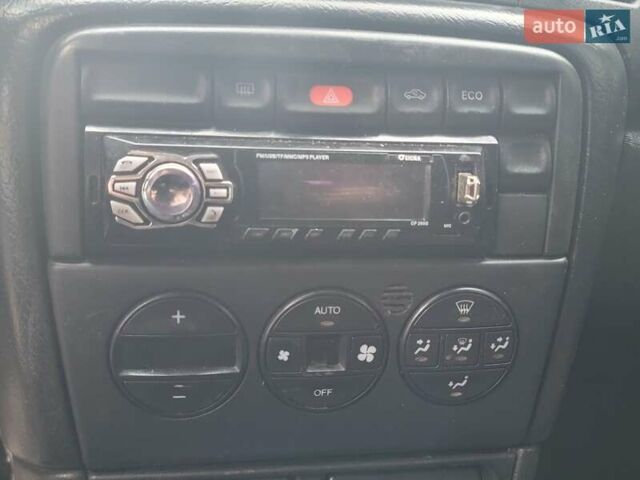 Синій Опель Вектра, об'ємом двигуна 1.8 л та пробігом 350 тис. км за 2299 $, фото 14 на Automoto.ua