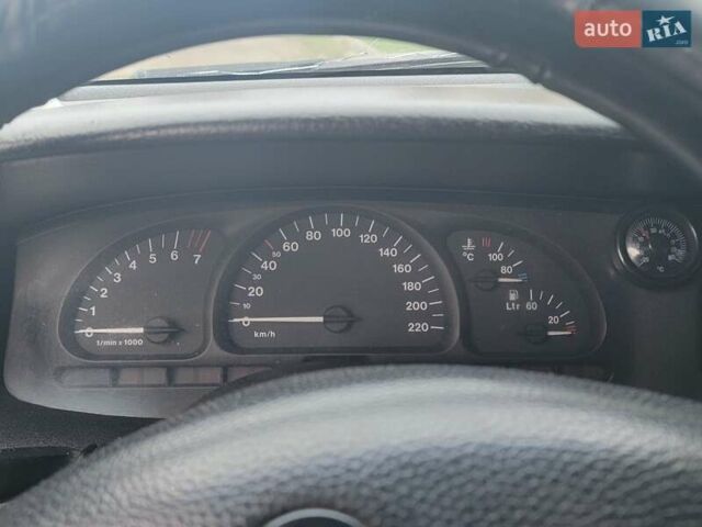Синий Опель Вектра, объемом двигателя 1.8 л и пробегом 350 тыс. км за 2299 $, фото 15 на Automoto.ua