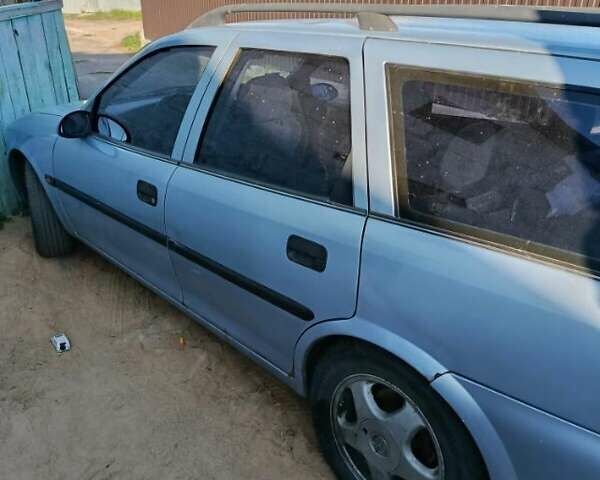 Синий Опель Вектра, объемом двигателя 1.8 л и пробегом 305 тыс. км за 1500 $, фото 2 на Automoto.ua